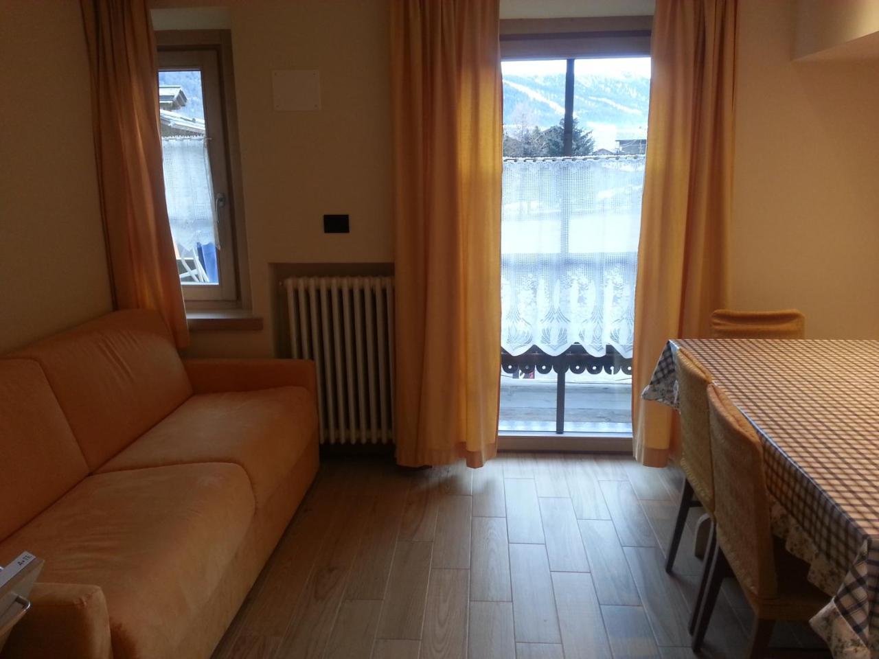 Chalet Del Sole Per Gruppi Livigno Exterior photo
